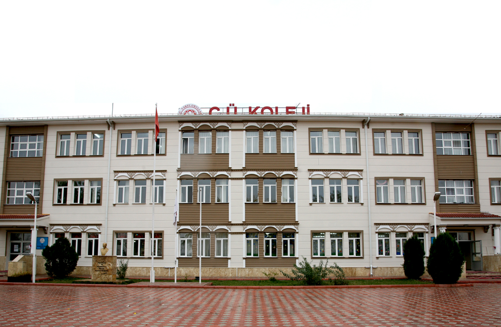 KOLEJİMİZDEN ÇİFTE BİRİNCİLİK