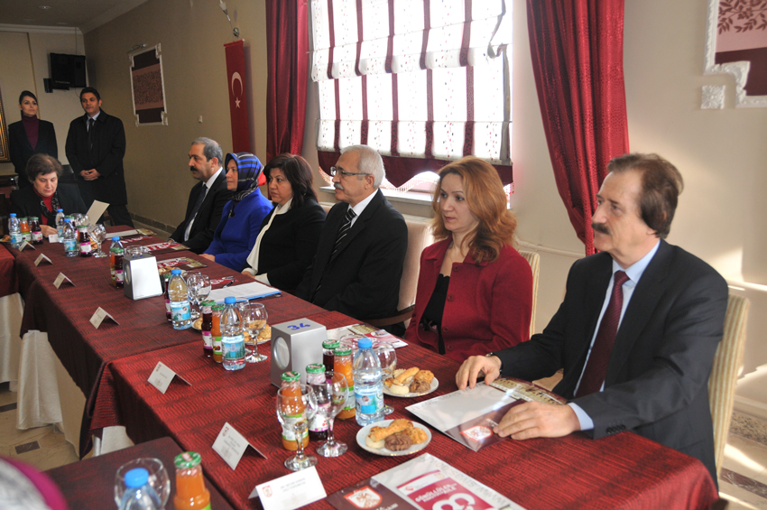 REKTÖRÜMÜZ, KORUYUCU AİLE PROJESİNİN TANITIMINA KATILDI