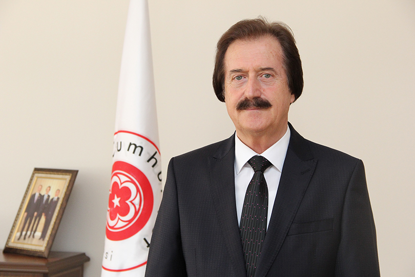 REKTÖRÜMÜZ PROF.DR.FARUK KOCACIK'IN 2013-2014 EĞİTİM VE ÖĞRETİM YILININ BAŞLAMASIYLA İLGİLİ MESAJI